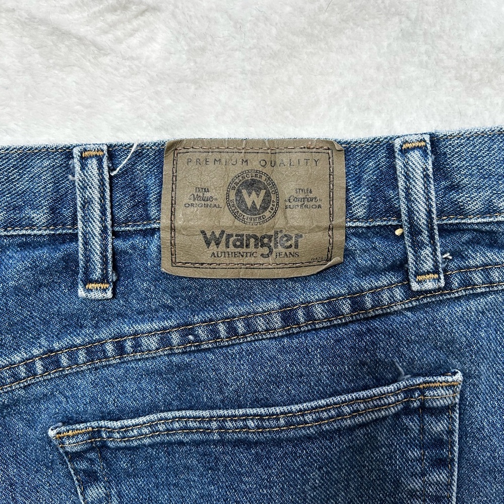 Wrangler Men's Classic Blue Jean Shorts - Picture 3 of 6